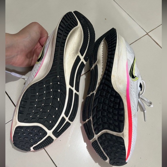 Nike Air Zoom Pegasus 38 - Picture 2 of 10